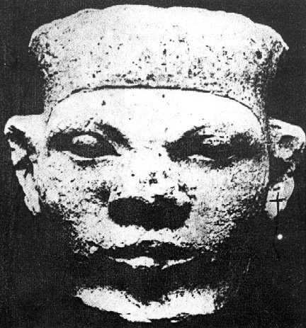 Naré Mari (Narmer) Premier unificateur de l'Egypte, premier pharaon de la première dynastie Tête en calcaire au musée Petrie de Londres
