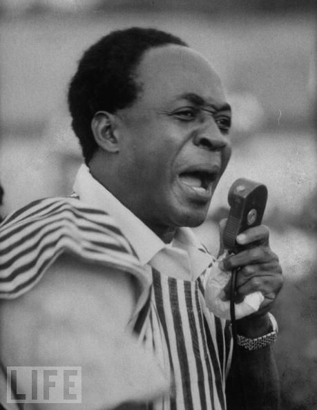 Kwame Nkrumah Président légandaire du Ghana, considéré par certains comme le plus grand président africain des temps modernes Il fut le champion absolu du panafricanisme Il a donné le prestigieux nom de Ghana à son pays Son socialisme basé sur l'industrialisation avait réussi à mettre le Ghana sur la voie du développement