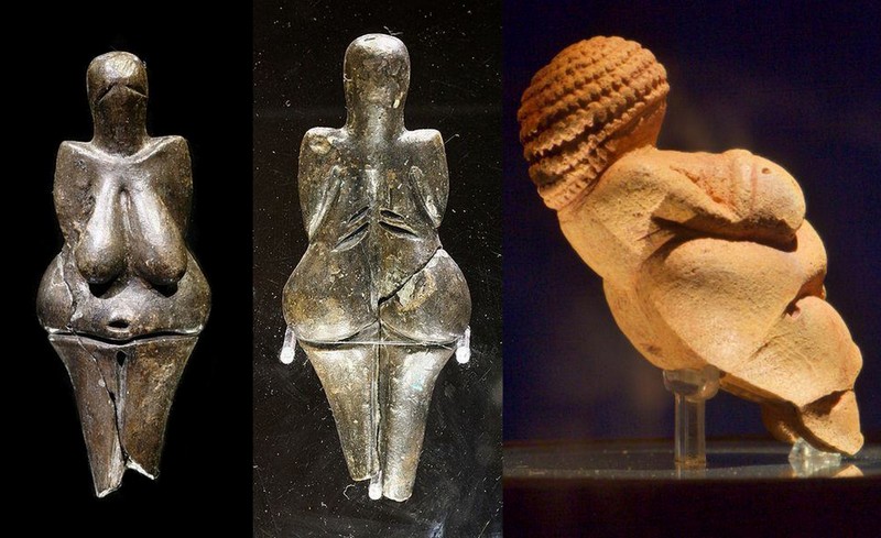 Droite : Venus de Willendorf (Autriche). Vieille de 23 000 ans, avec des tresses africaines. Gauche : Venus de Dolni Vestonice, République tchèque, vieille de 29 000 ans, avec des formes africaines. Musée d’Histoire naturelle.