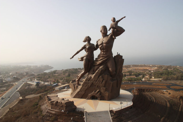 dakar monument renaissance Lisapo ya Kama